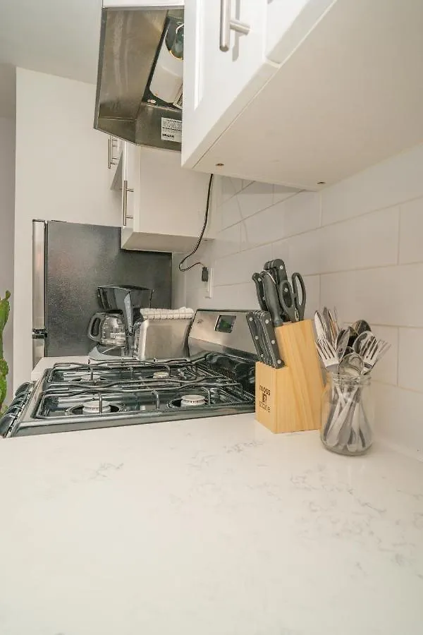 Hells Kitchen Apartments 30 Day Stays نيو يورك 0*,