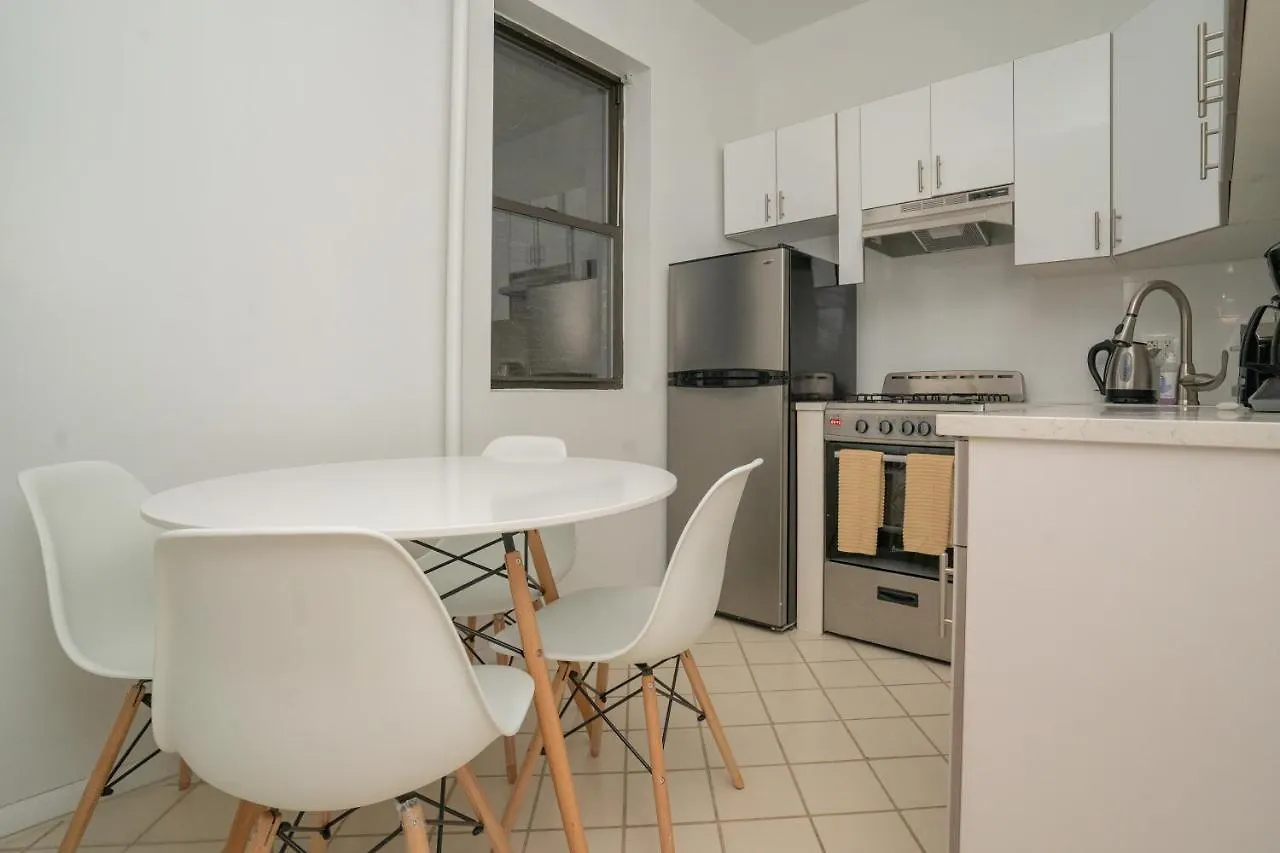 Hells Kitchen Apartments 30 Day Stays نيو يورك
